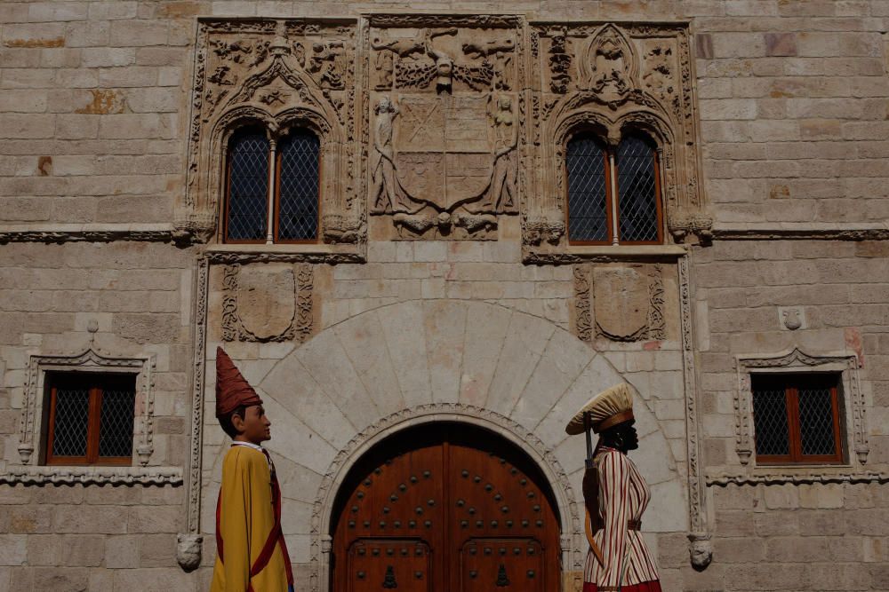 Desfile y ofrenda a la Virgen de la Concha