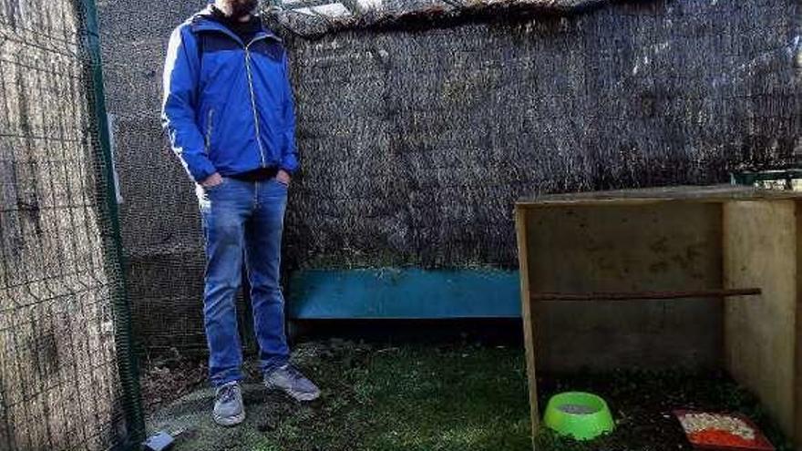 Héctor Piernavieja, en el centro de cría del urogallo.