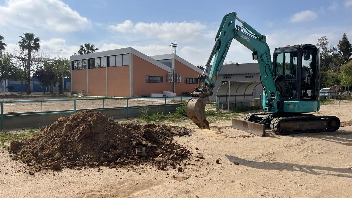 Obras para instalar los barracones en Massanassa.