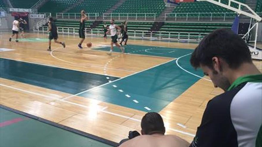 El Cáceres recupera a Rakocevic, pero Riauka no pudo entrenar ayer