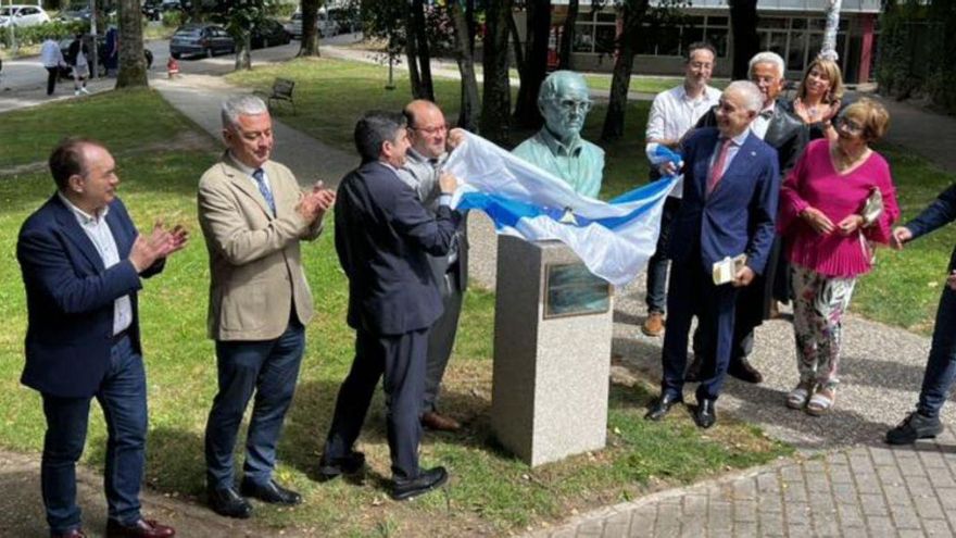 Busto del lalinense en la Facultade de Dereito.