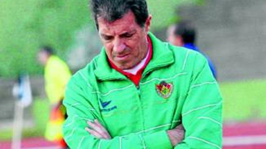 El Cacereño calibra ante el Lucena sus aspiraciones - El Periódico  Extremadura