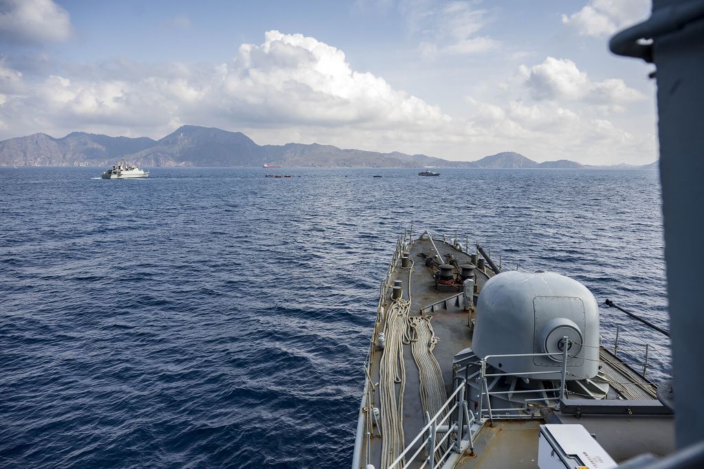 La Armada simula el accidente de un submarina para rescatar a su tripulación