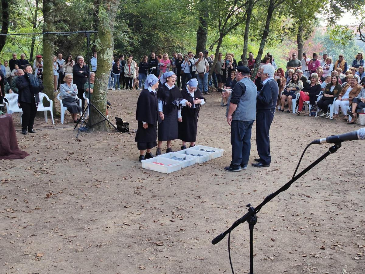 Los usuarios de Afamo convierten San Martiño en un puerto pesquero