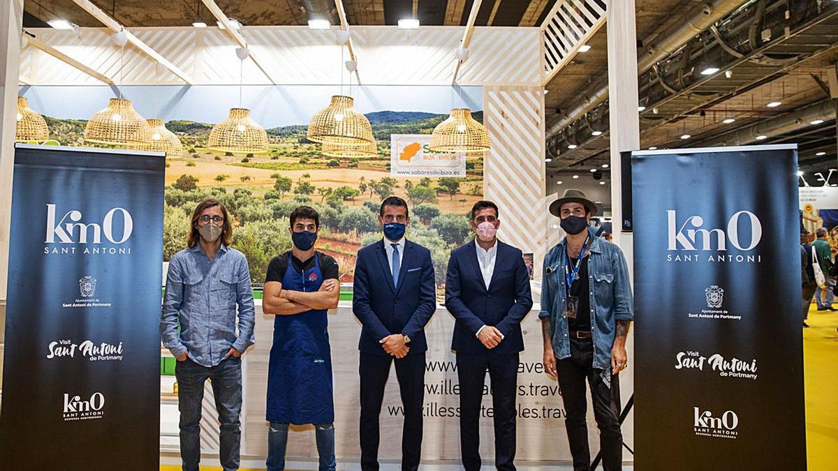 Los representantes de Sant Antoni, ayer, en el congreso Madrid Fusión.