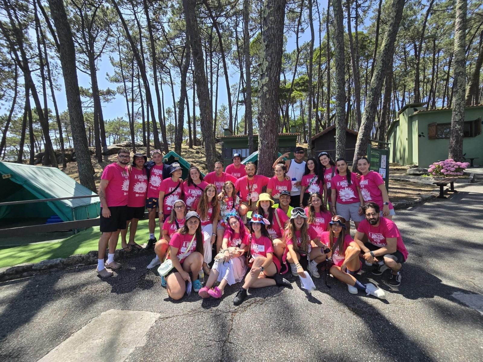 El primero de los once turnos previstos, con 140 niños, ya está en el centro vacacional de A Lanzada.