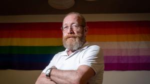 Els primers activistes LGTBI assagen la vellesa del futur: «A falta de fills i nets, la nostra xarxa són els amics»
