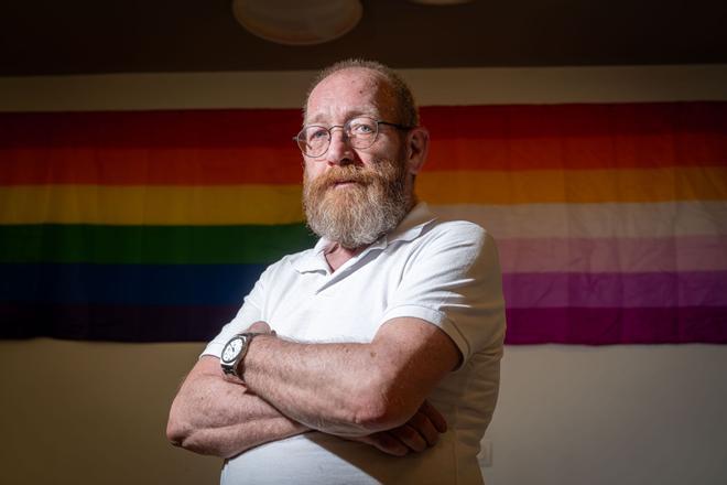 Los primeros activistas LGTBI ensayan la vejez del futuro: A falta de hijos y nietos, nuestra red son los amigos