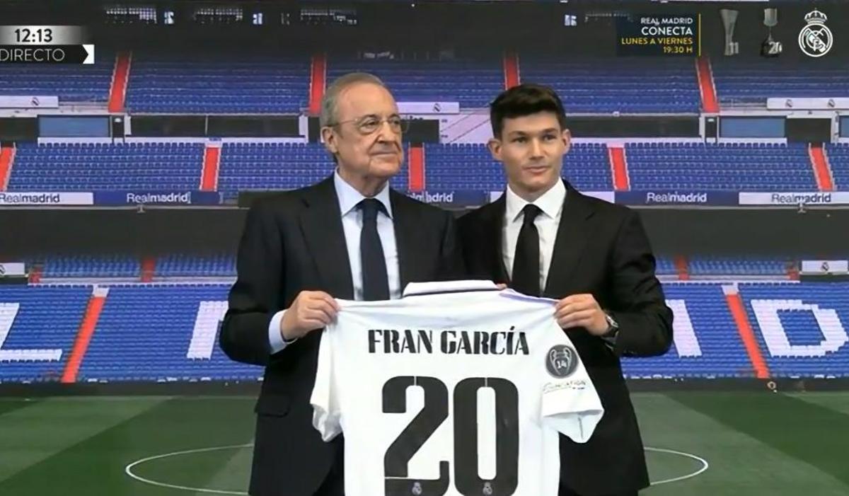 Florentino Pérez, presidente del Real Madrid, junto a Fran García.