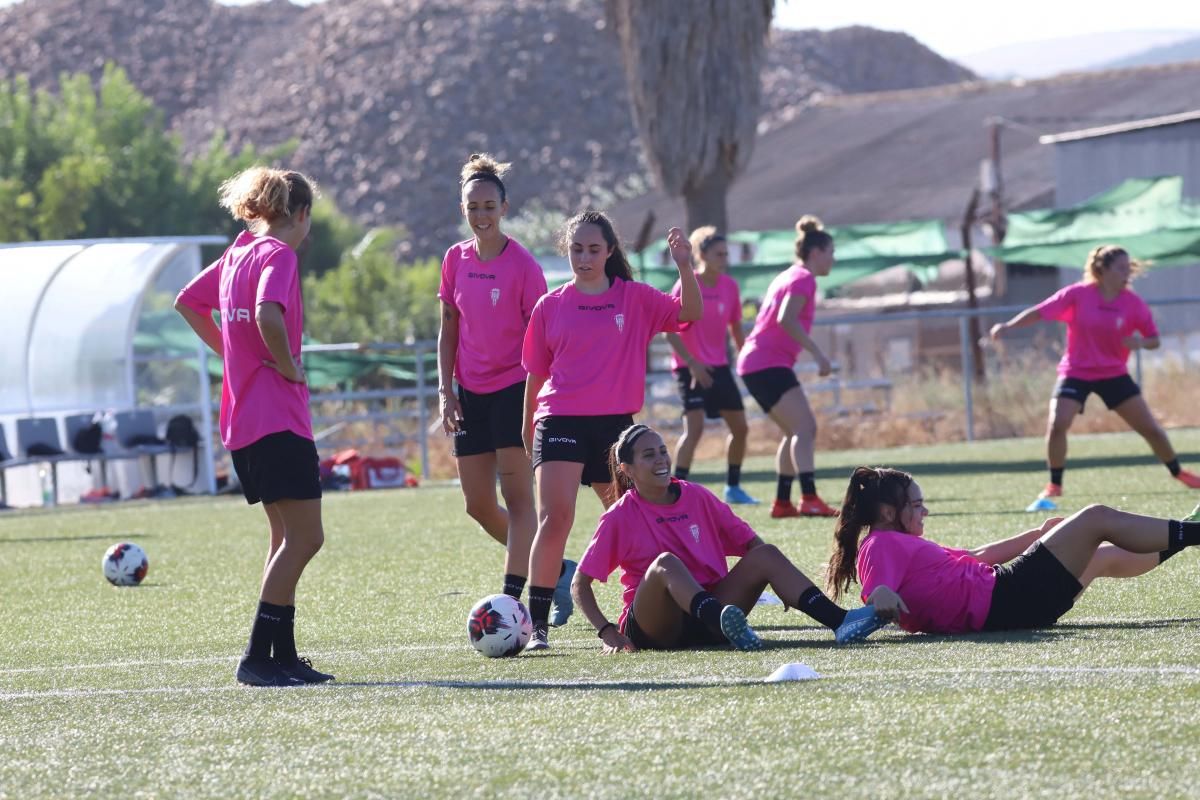 El Córdoba CF Femenino de Ariel Montenegro comienza a rodar