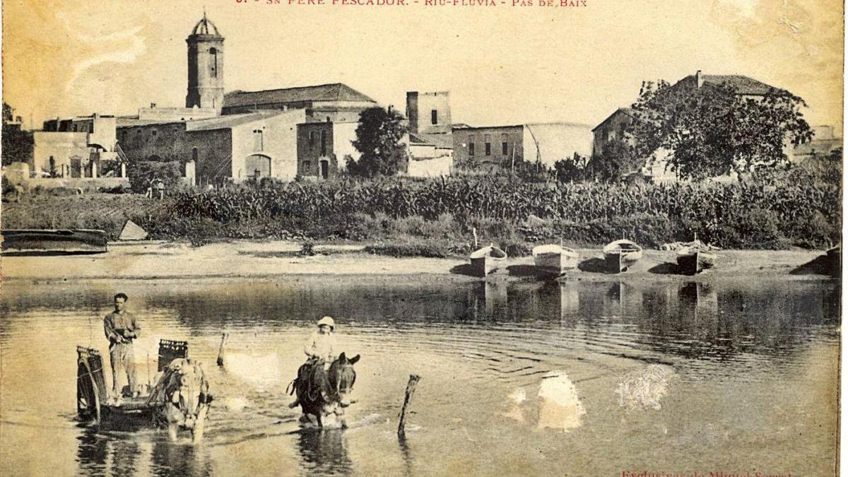 Carro travessant el Fluvià pel Pas de baix de Sant Pere Pescador, el 1920