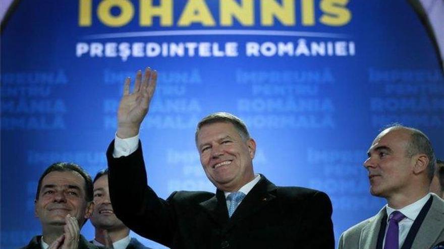 Rumanía reelige al conservador Klaus Iohannis como presidente del país