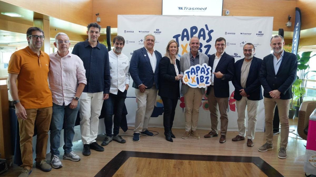 Presentación del concurso, a bordo del buque 'Ciudad de Barcelona'