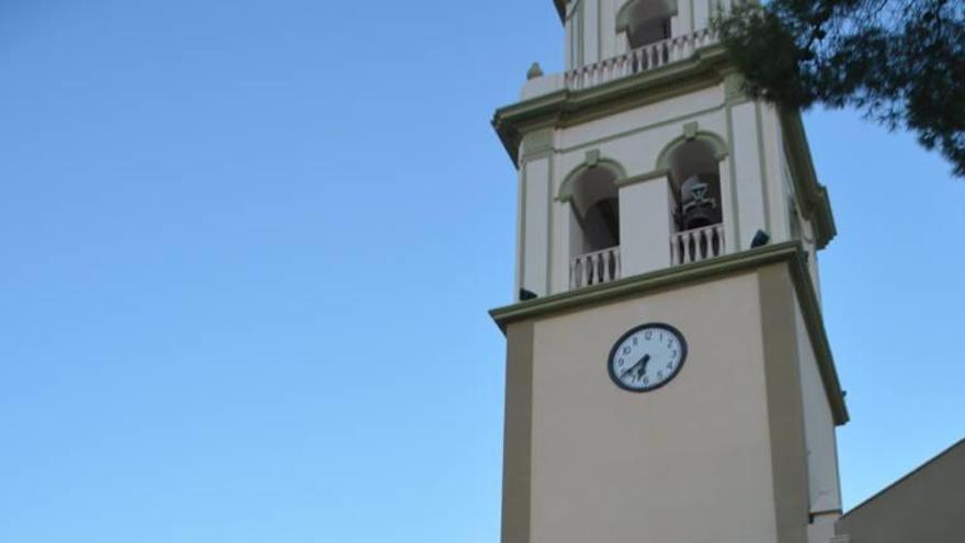 Yepes observa las campanas de la iglesia de San Pablo.