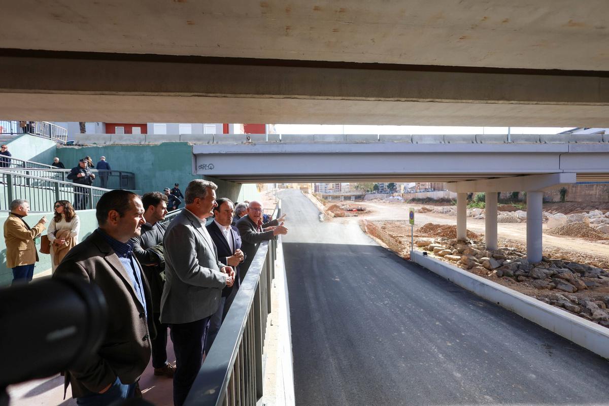 Llorca y Mus visitan las obras de reparación hechas en Paiporta.