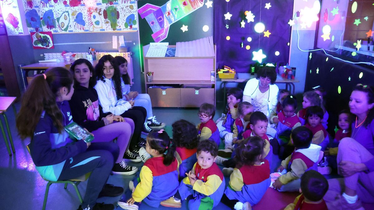Los niños de la guarderia municipal en una actividad