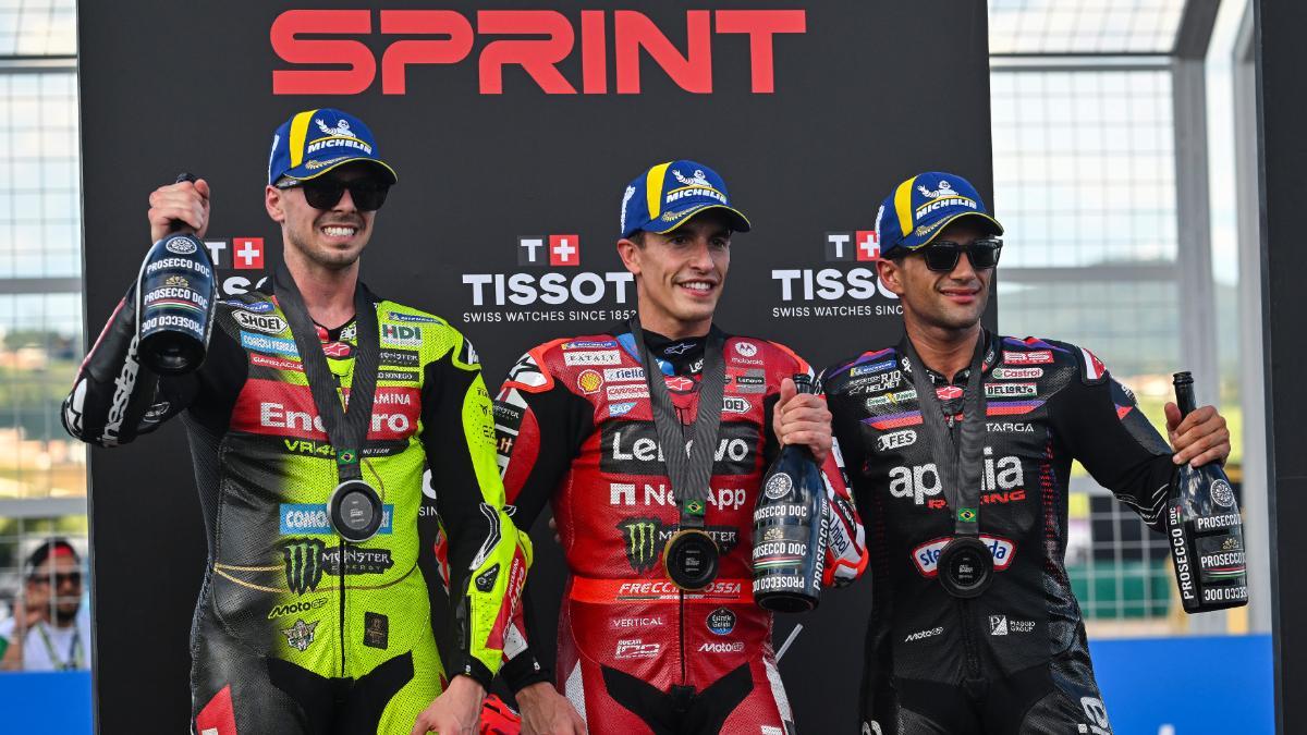 Jorge Martín y Marc Márquez compartieron podio en la Sprint del GP de Brasil también con Fabio Di Giannantonio