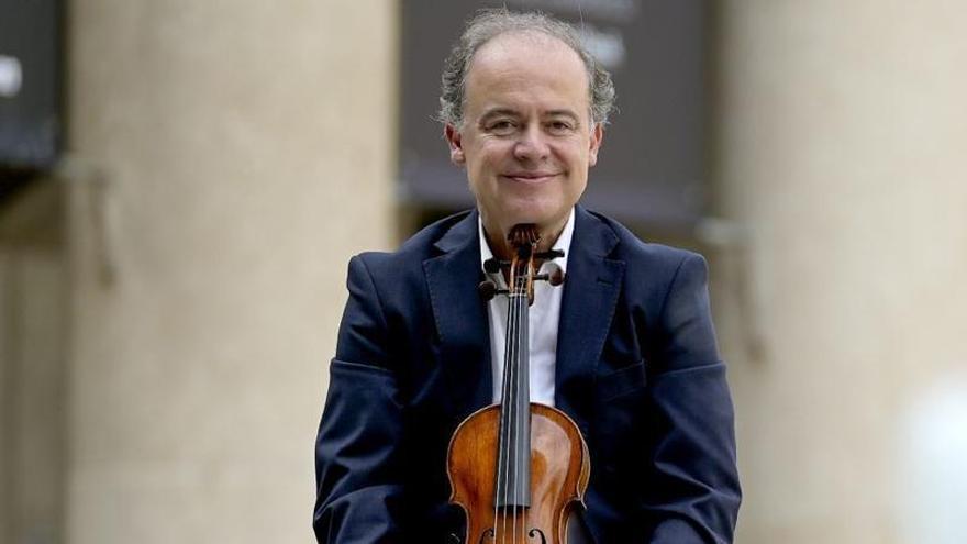 Rogelio Groba: «Trabajaremos para que la fundación se quede y no sucumbir a los cantos de sirena de Suiza e Inglaterra»