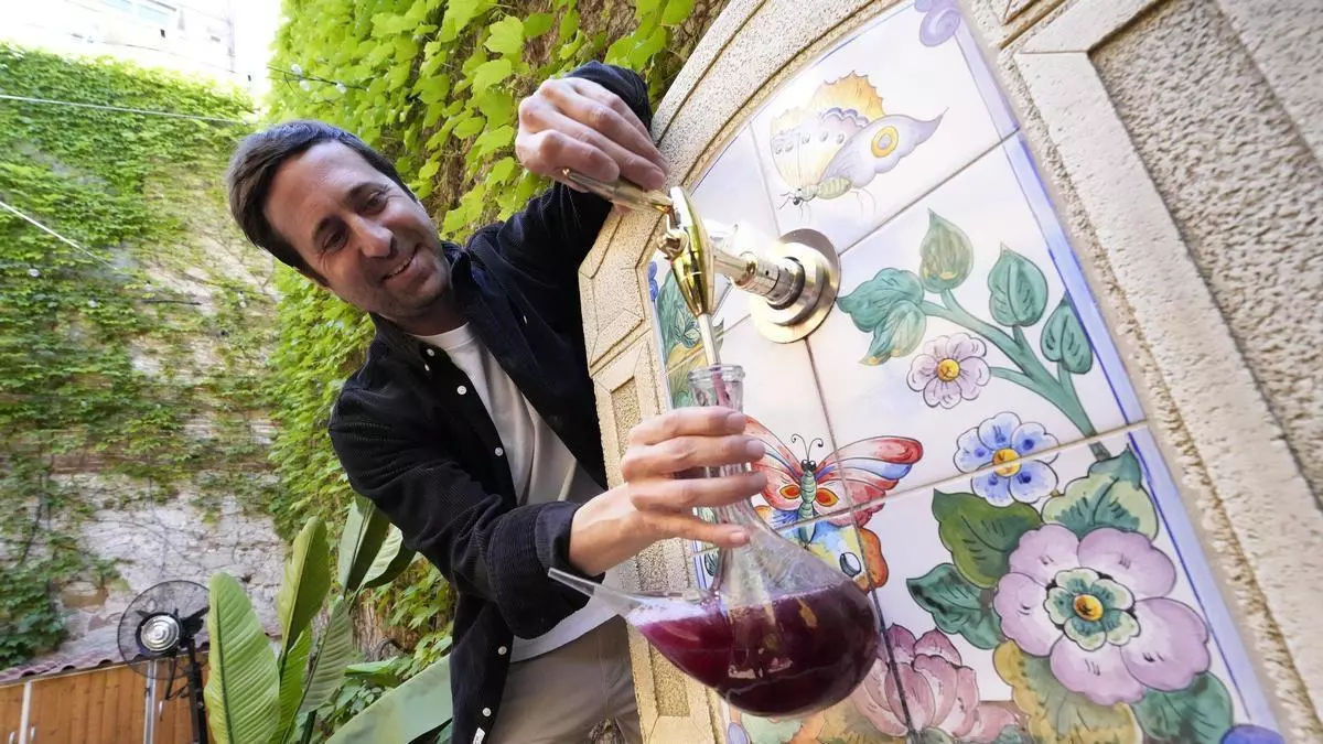 La fuente de los milagros de Barcelona: en vez de agua, sale tinto de verano