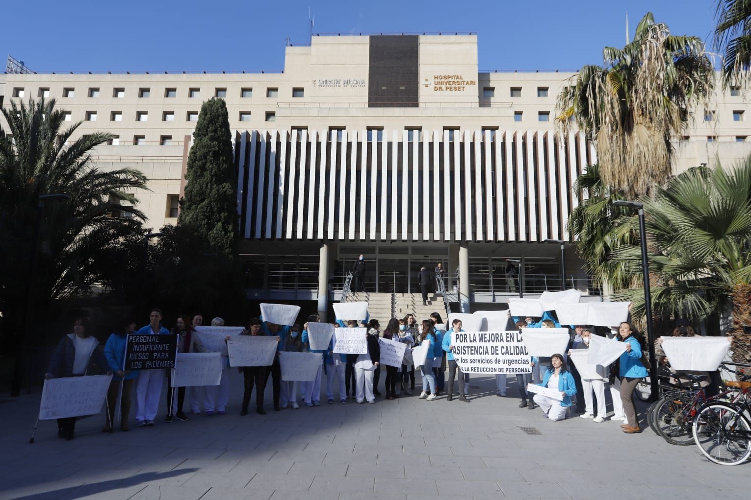 Protesta contra los recortes en sanidad en el hospital DOctor Peset