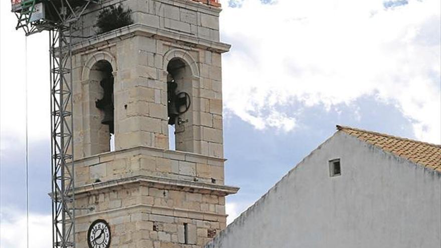 Obra de urgencia para reparar el campanario de Peñíscola