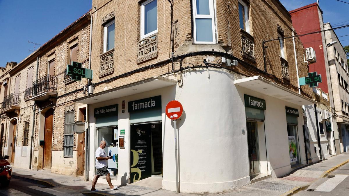 La farmacias Del Sol en Alafafar fue una de las afectadas por la dana.