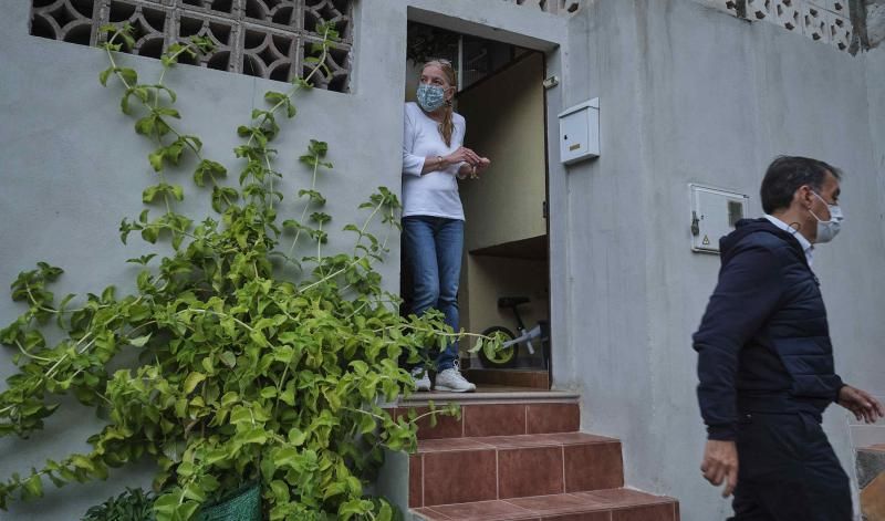 Desalojo de siete familias en la calle Ermita de La Candelaria, en Salud Bajo