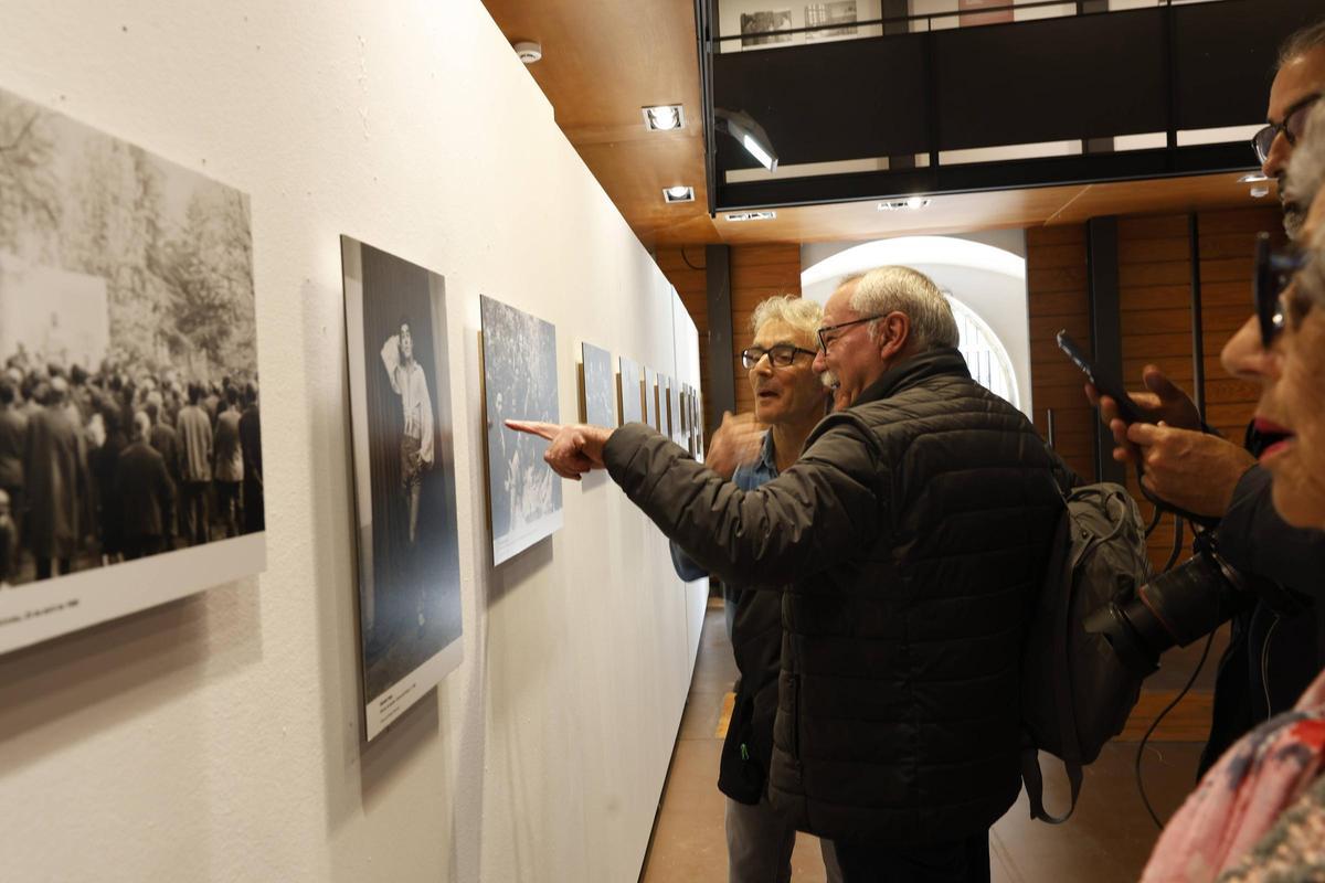 En imágenes: Inauguración de la exposición "Memoria fotográfica de la Asturias franquista"