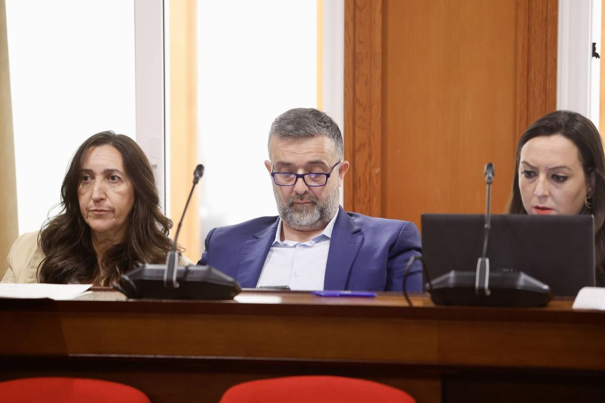 Ayuntamiento de Córdoba. El alcalde de Córdoba, José María Bellido, preside el Pleno extraordinario. En el Salón de Plenos