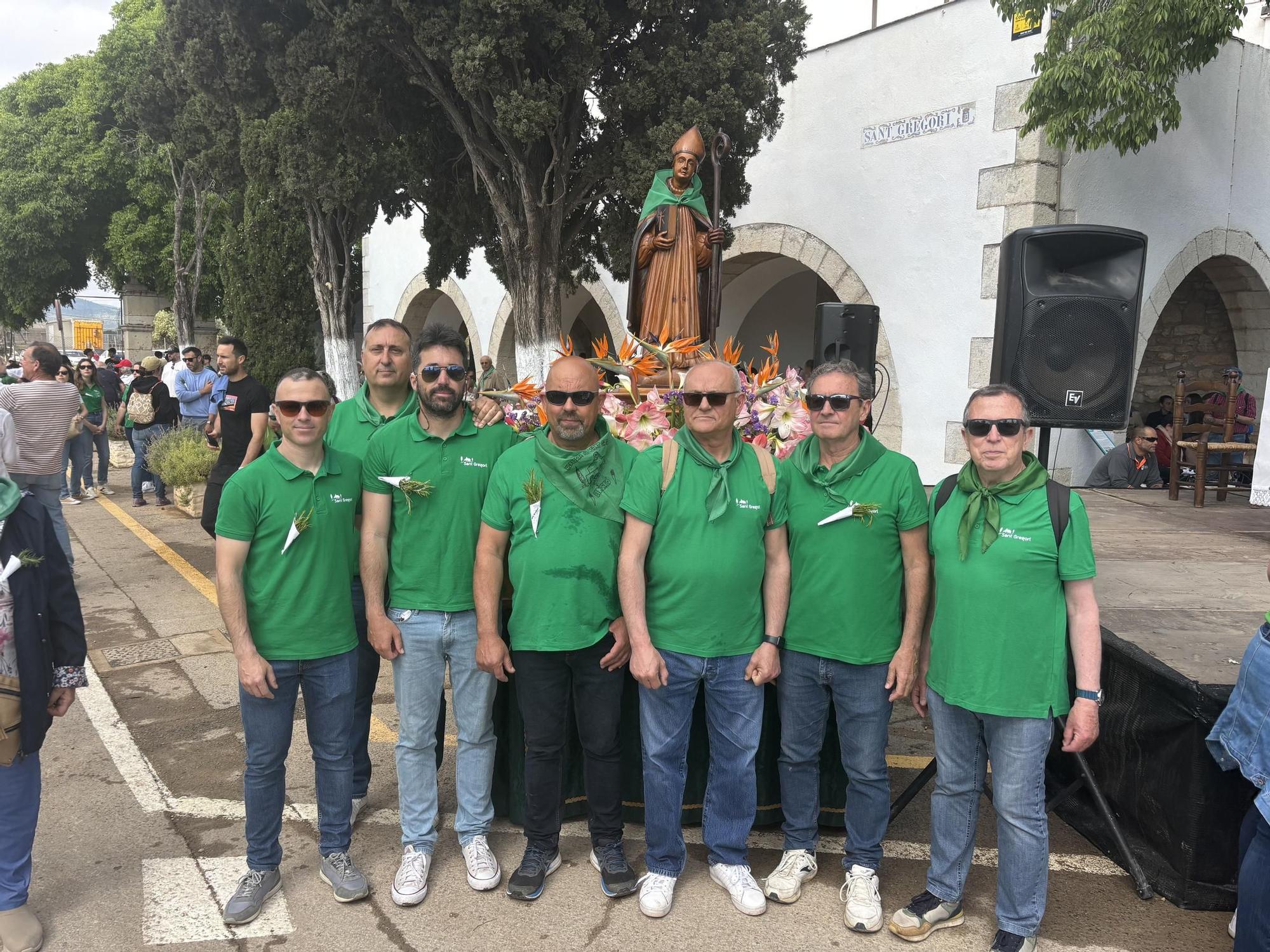 Miles de vecinos de Benicarló van de romería a la ermita de Sant Gregori