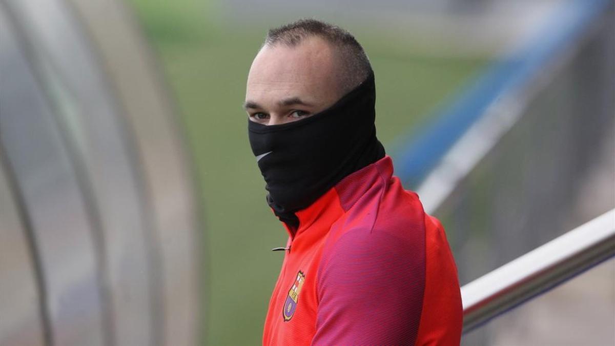 Iniesta se lesionó durante el partido de Copa y estará dos semanss de baja