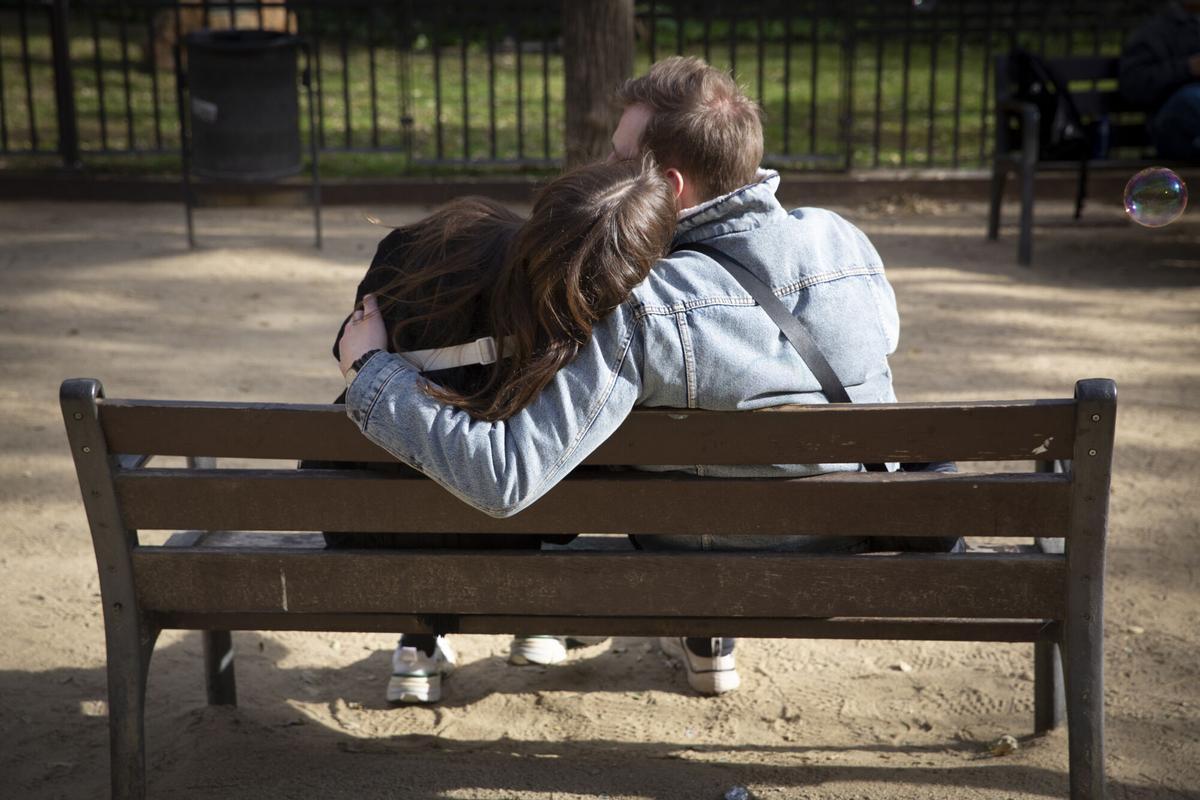 Una pareja este año en la Ciutatdella, en Barcelona.