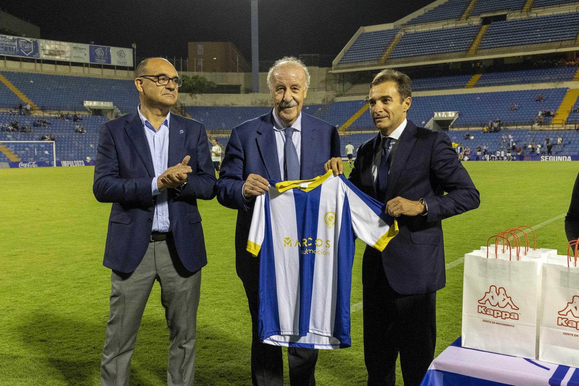 Leyendas del Hércules frente a leyendas de la Selección Española: Las imágenes del partido del Centenario