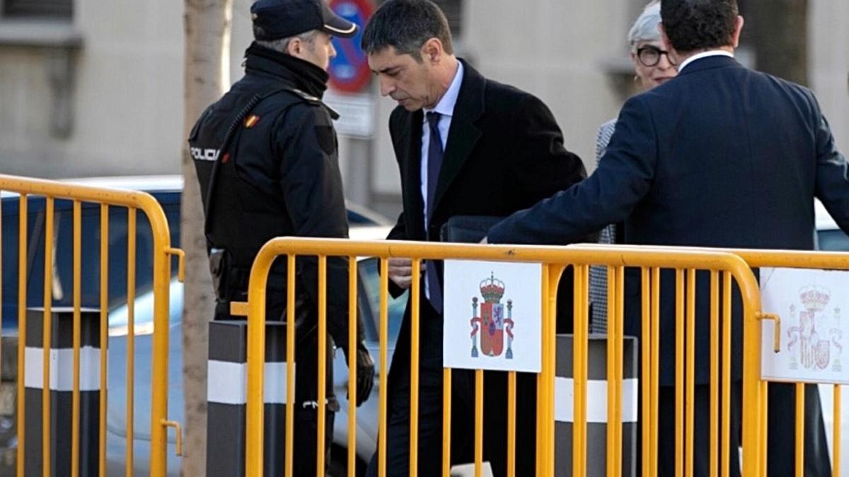 El 'major' Josep Lluís Trapero, a su llegada al Tribunal Supremo, este jueves.