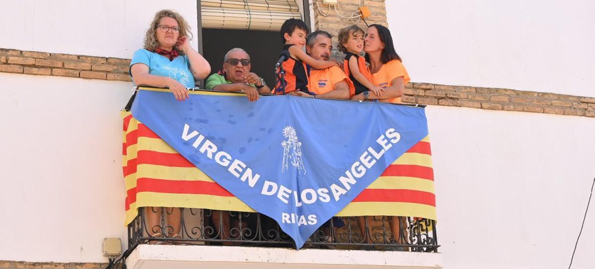 Javier Torralba, pregonero en Rivas, estuvo arropado por su familia.