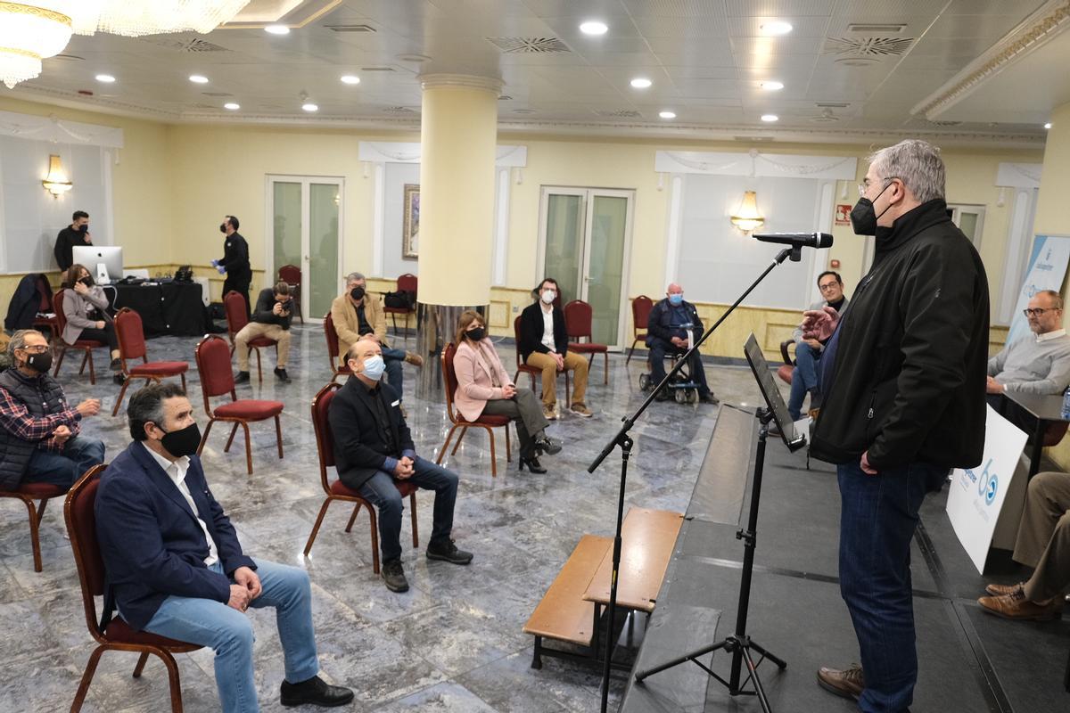 La presentación del acto celebrado en los Salones Princesa de Elda.