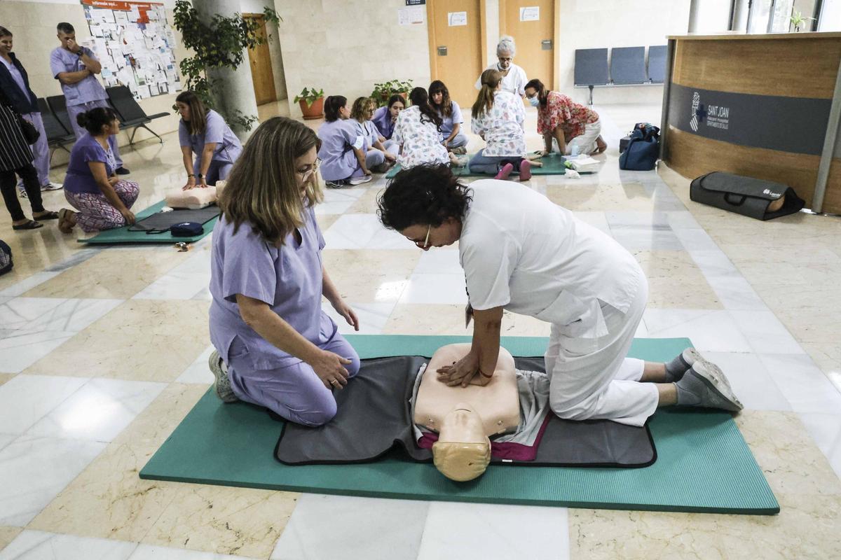 Celebración del Día Mundial del Paro Cardíaco en el Hospital de Sant Joan con un taller de RCP Celebración del Día Mundial del Paro Cardíaco en el Hospital de Sant Joan con un taller de RCP