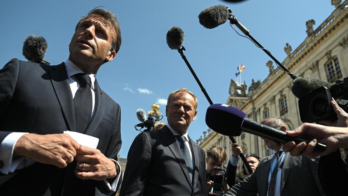 Macron presenta el acuerdo bilateral entre Francia y Polonia.