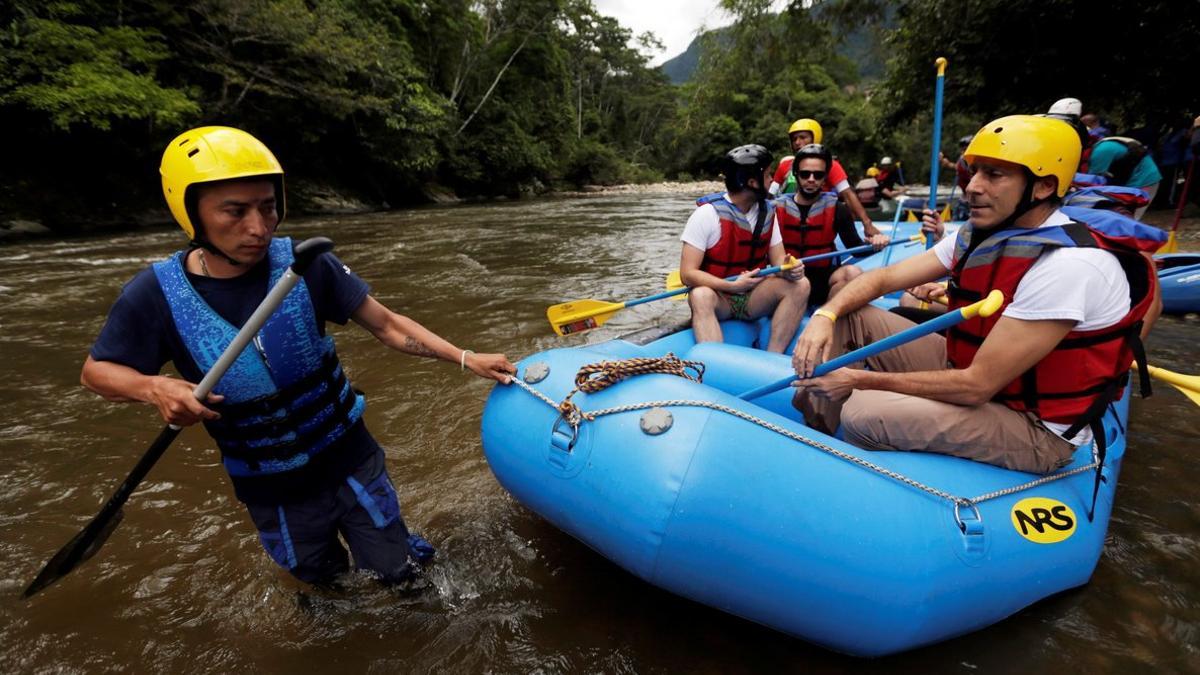 2018-11-12t140521z 1296417735 rc1cb7c1bbf0 rtrmadp 3 colombia-peace-tourism