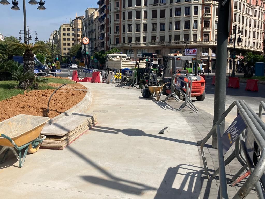 Las obras en la Plaza de España dejan dos carriles libres destino Ademuz