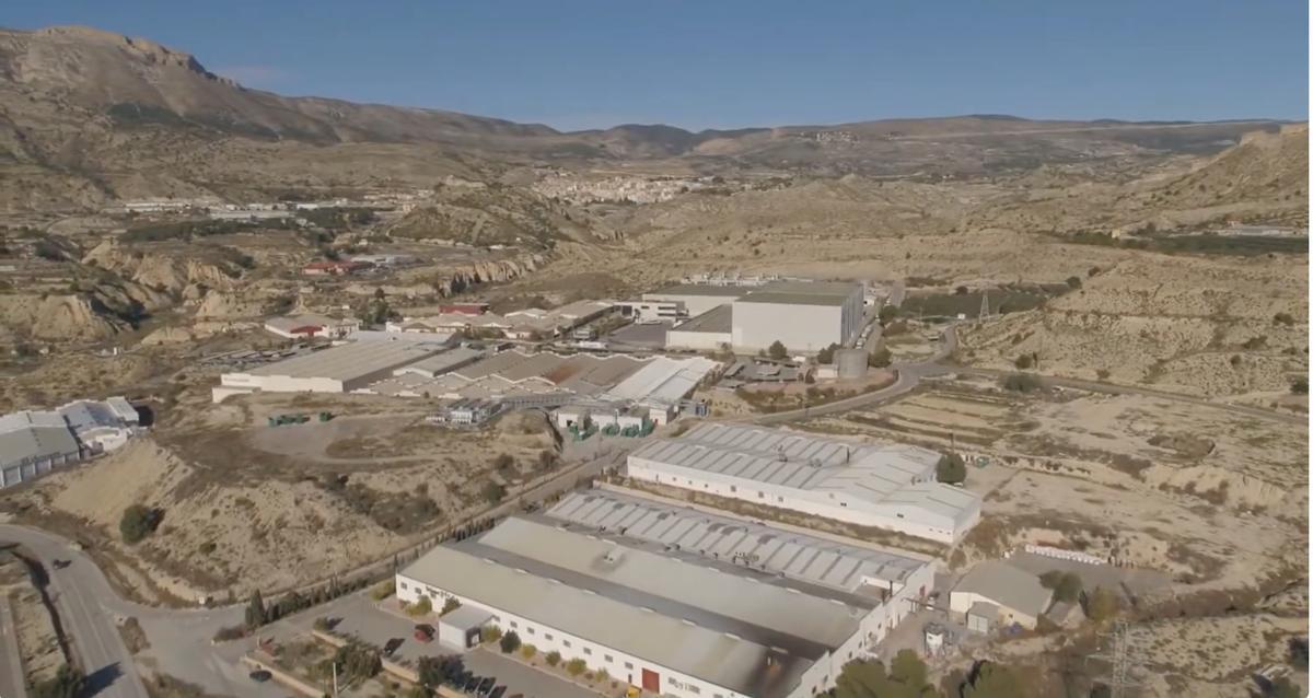La variedad de empresas ubicadas en el espacio industrial de Xixona abarca una gran cantidad de sectores.