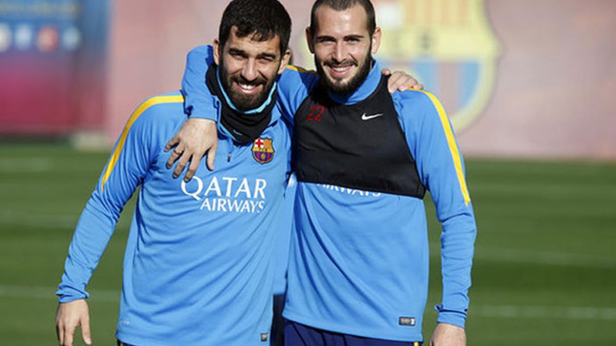 Arda Turan y Aleix Vidal entran en su primera convocatoria