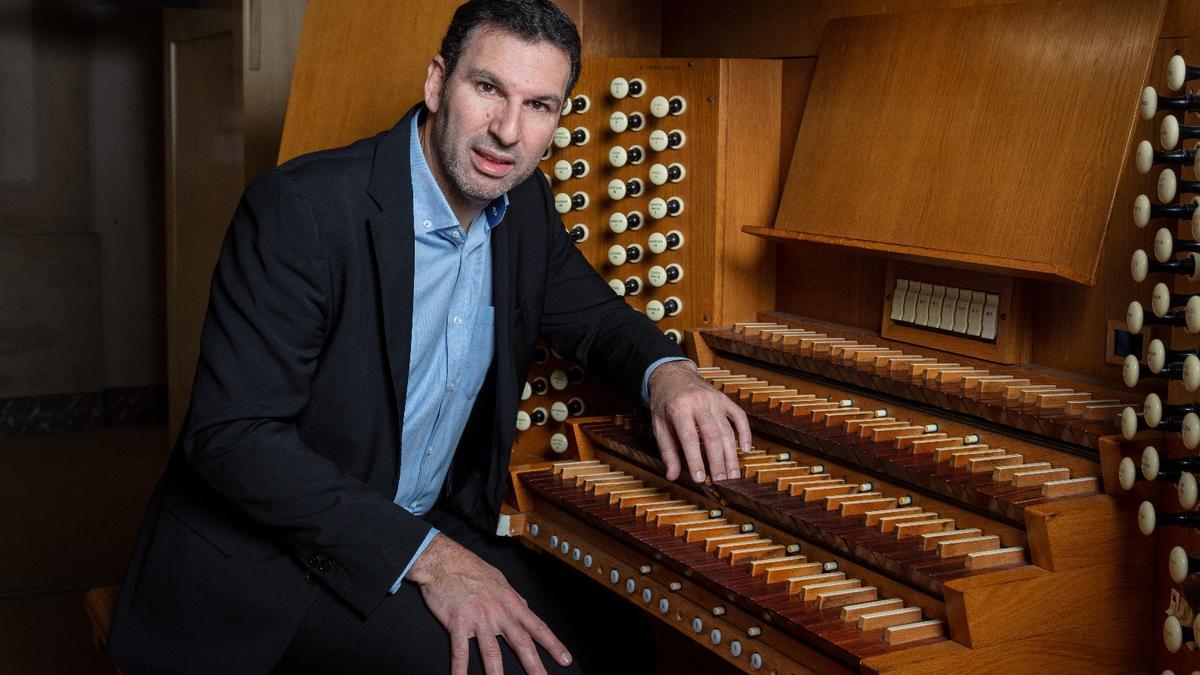 El organista valenciano Arturo Barba.
