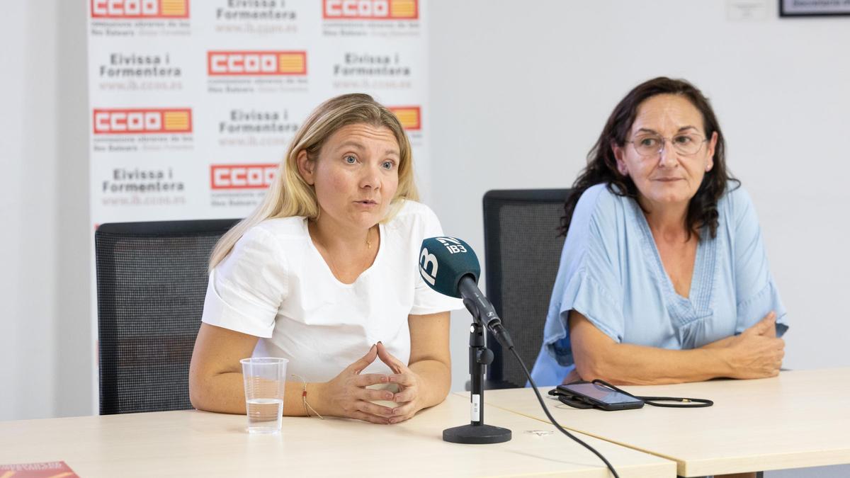 Carmen Vidal, miembro de la ejecutiva estatal de CCOO, y Consuelo López, secretaria general de CCOO de Ibiza y Formentera