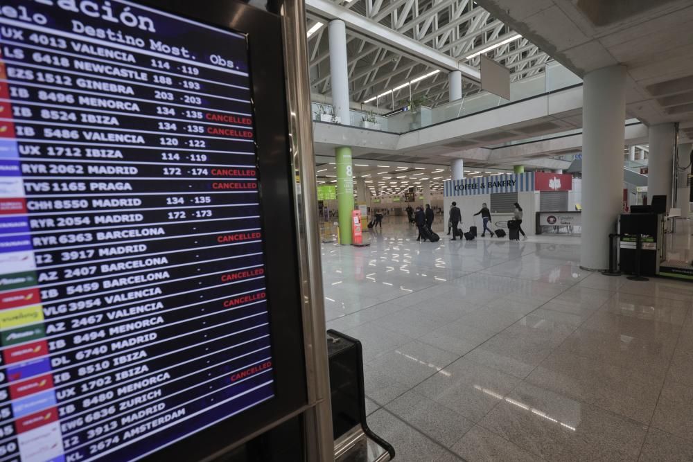 Der Flughafen Palma de Mallorca leert sich