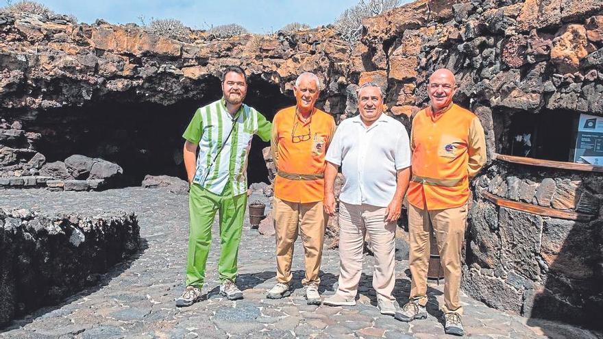 Nuevos uniformes de los trabajadores de los Centros Turísticos del Cabildo de Lanzarote