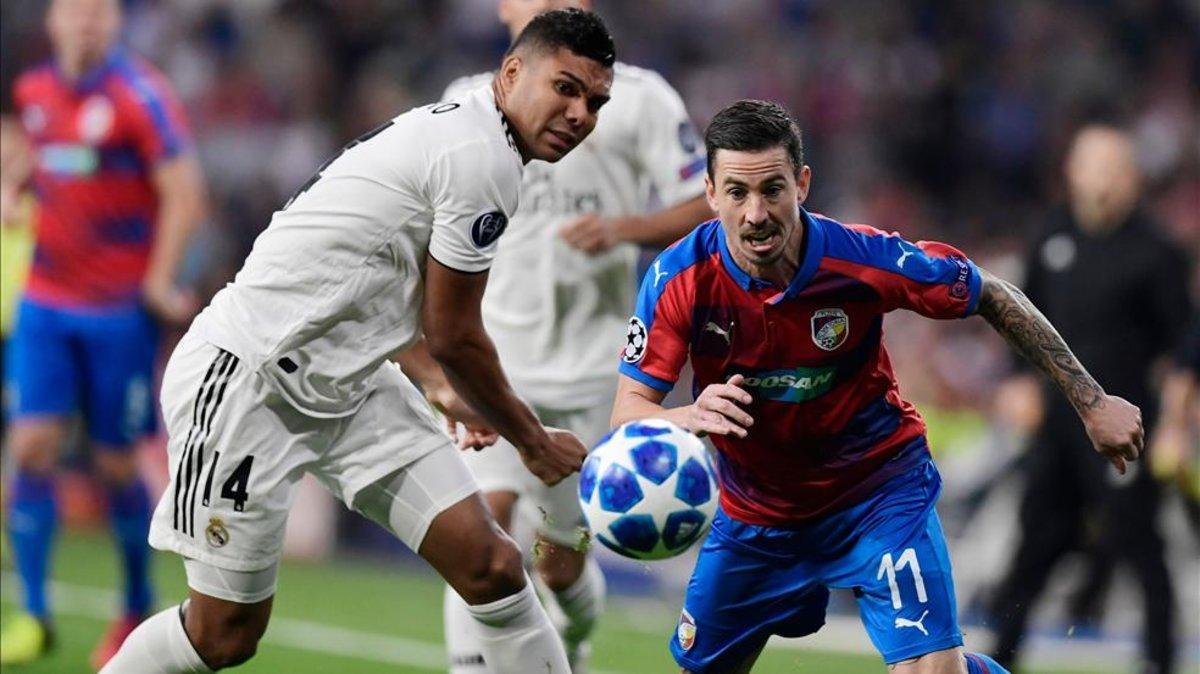 Casemiro pasó muchos apuros para contener el centro del campo