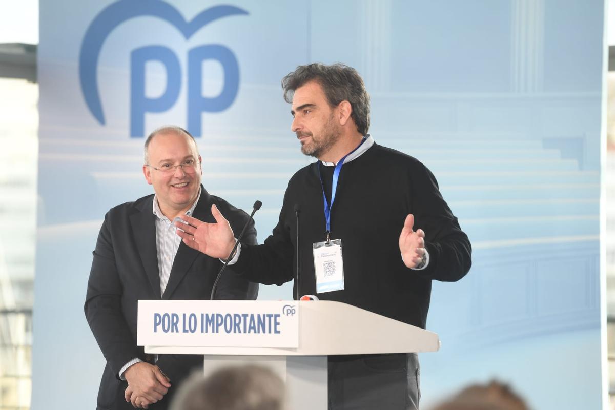 Diegi Calvo, junto a Miguel Tellado, hoy en A Coruña