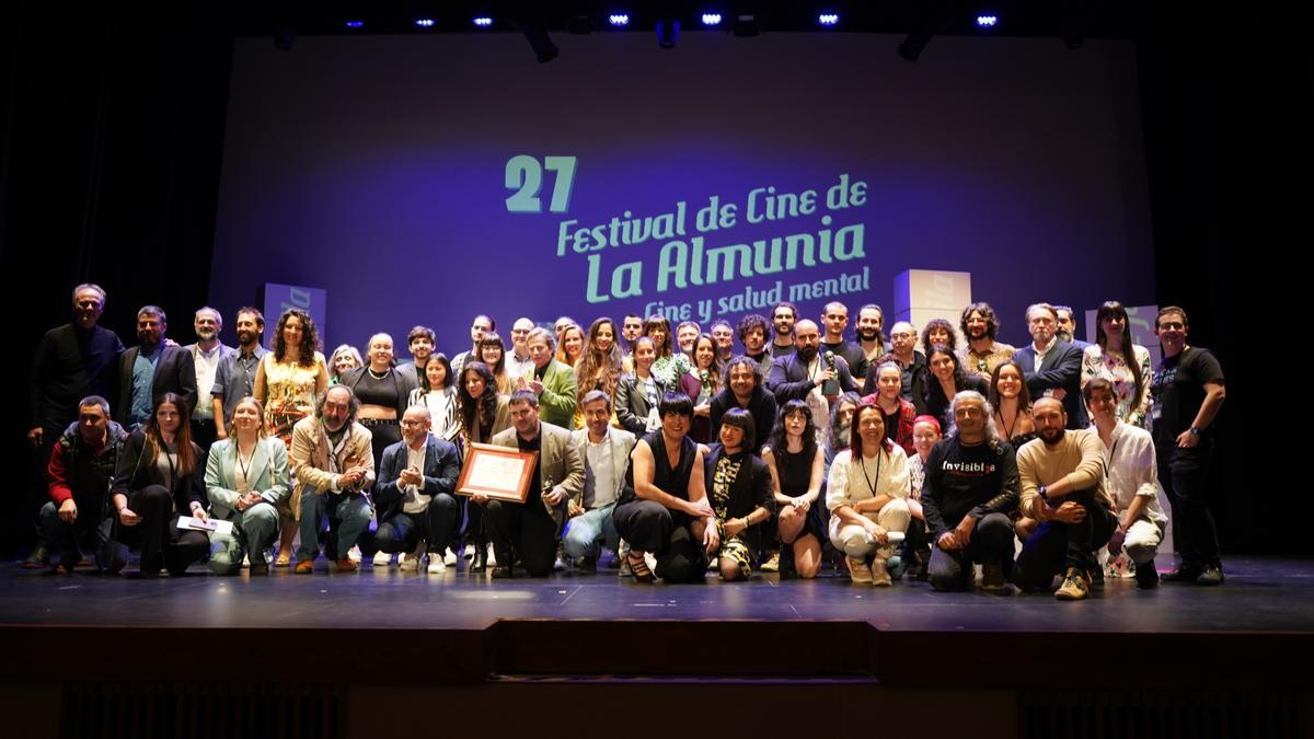 Foto de familia con todos los premiados, este sábado en La Almunia.