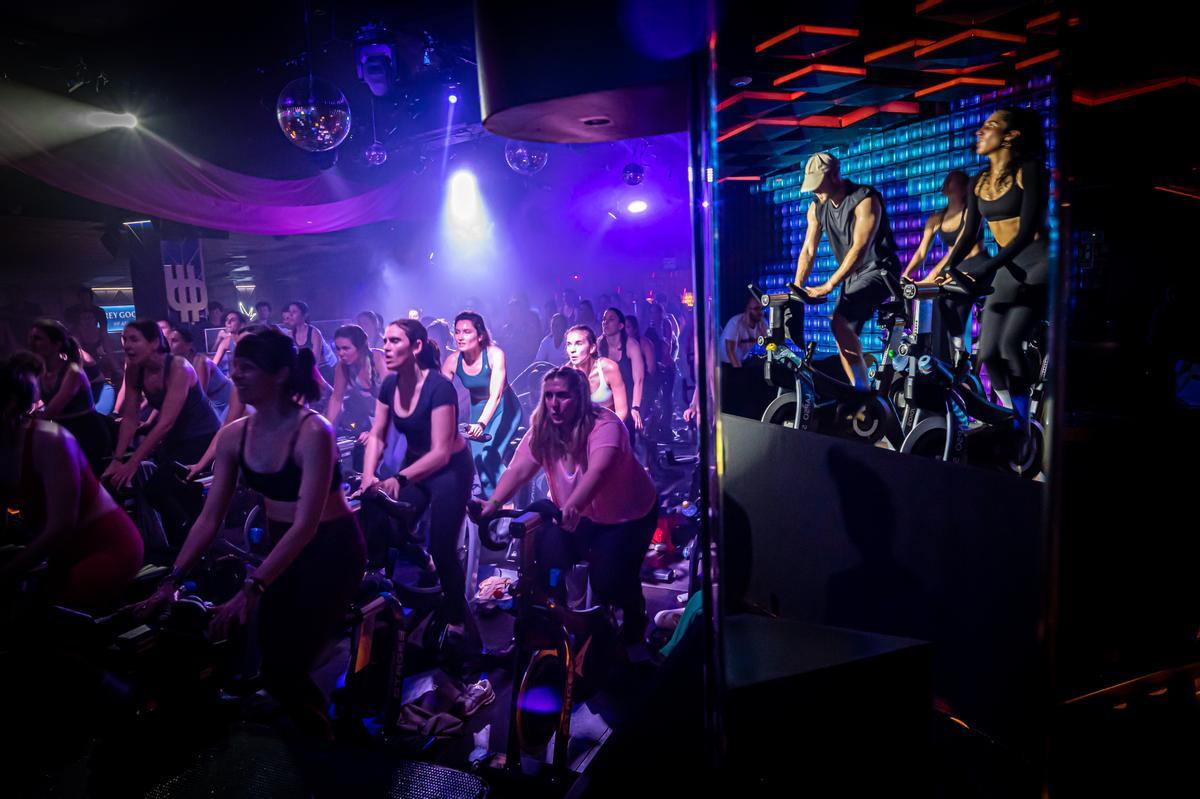 Sesión de cycling indoor de Lapso en la discoteca Bling Bling